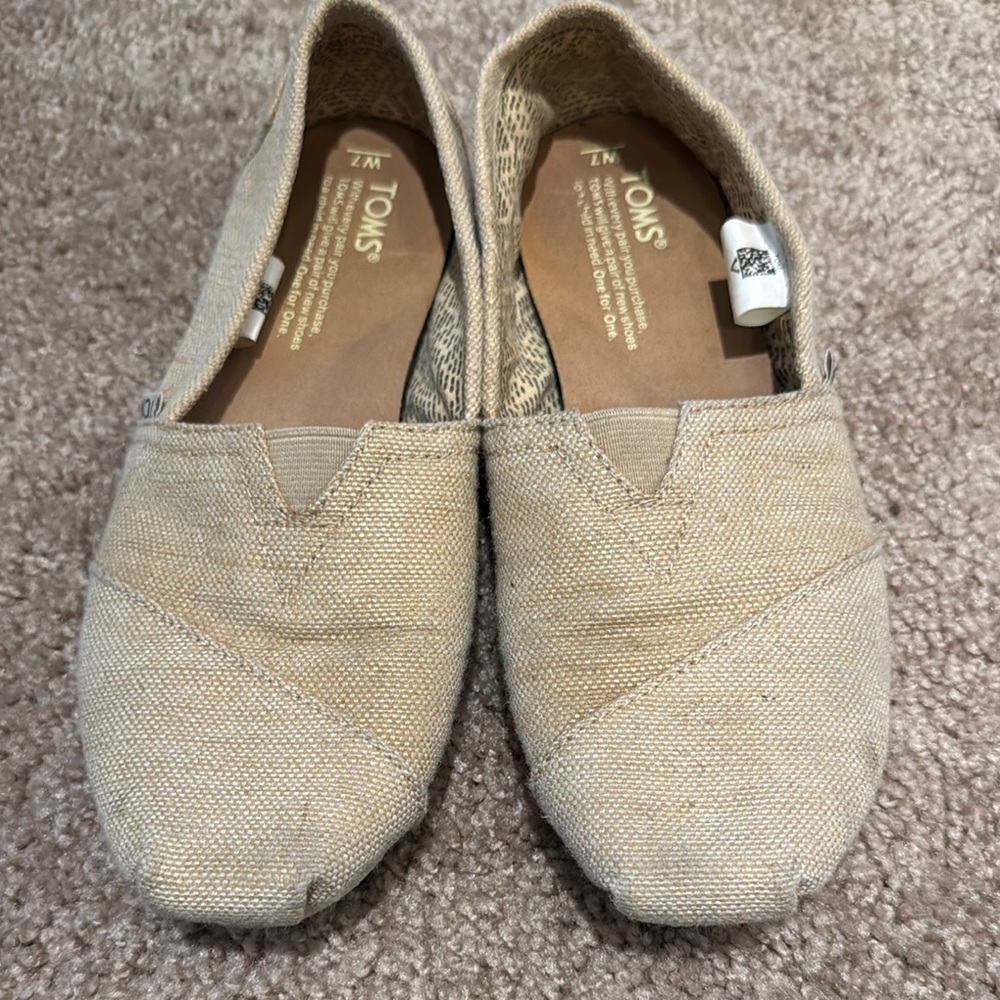 💜 3 for $10 TOMS Natural Canvas Slip-Ons